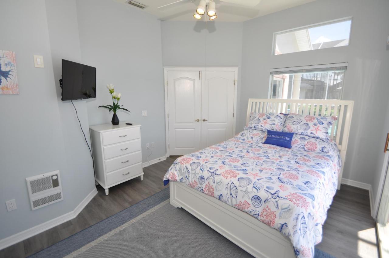 Sunset Bay Beautiful Pool Home - Bring Your Boat Or Jet Ski - Canal With Dock- Sleeps 10 - 4 Bd Palm Coast Exterior foto